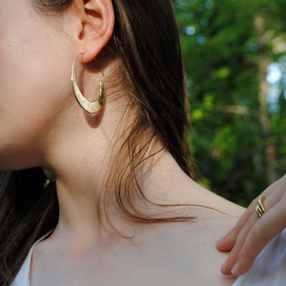 La Tendresse Des Loups. Boucles d'oreilles Hécate en laiton